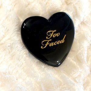 Too Faced Sweetheart Blush and Bronzer Duo (shade Carrie & Big)